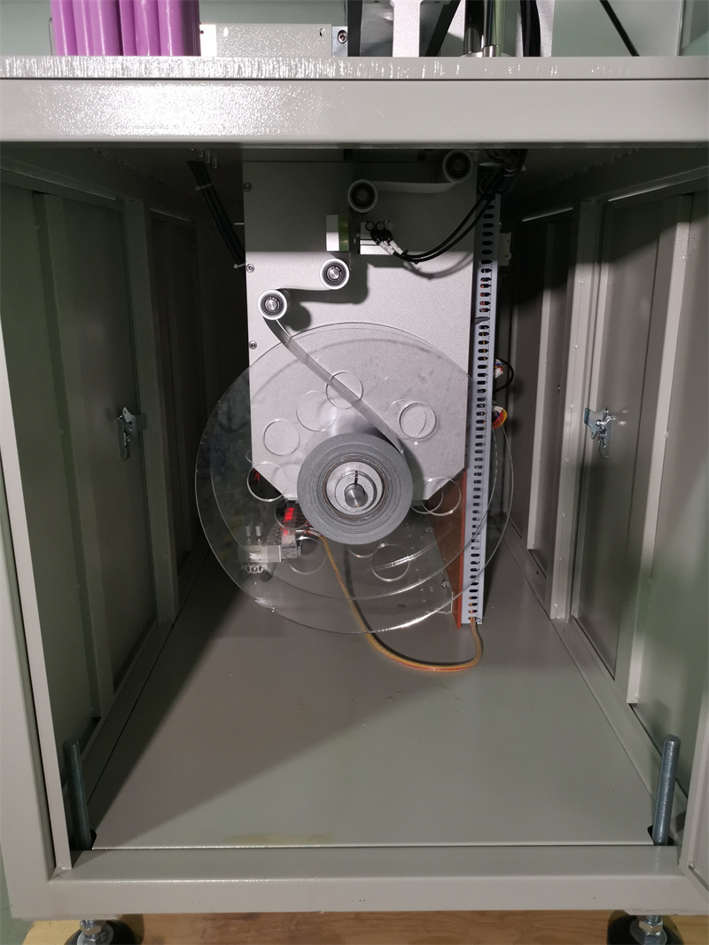 Sticking machine